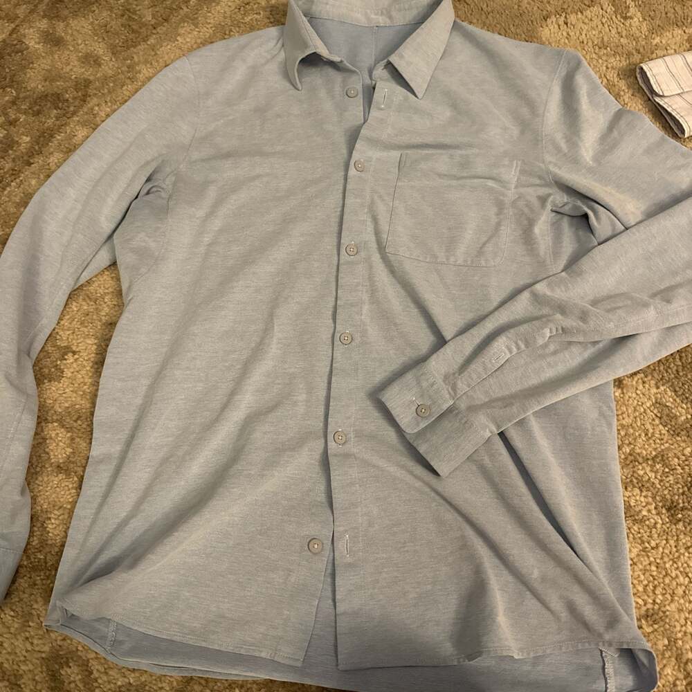 Lululemon Men's New Venture Long Sleeve Button Up Shirt Blue